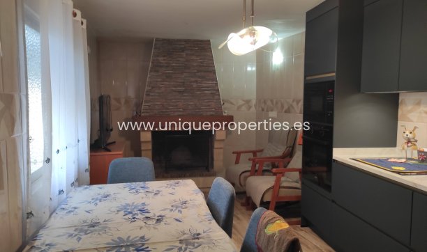 Reventa - Village House -
Lucar