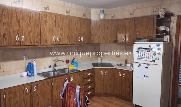 Reventa - Village House -
Lucar