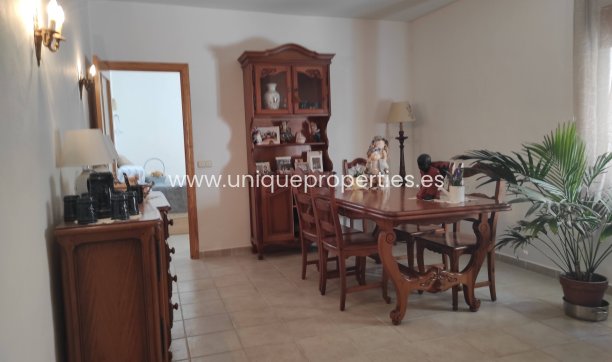 Reventa - Village House -
Lucar