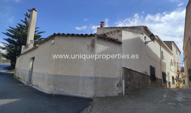 Reventa - Village House -
Lucar