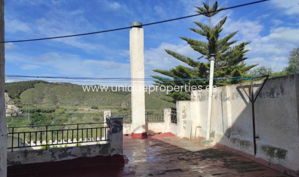 Reventa - Village House -
Lucar