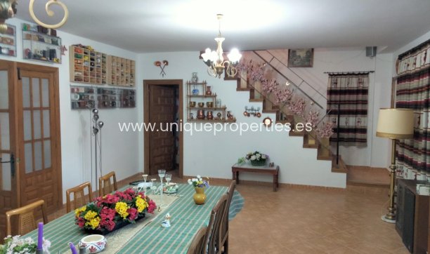 Reventa - Cortijo -
Huescar