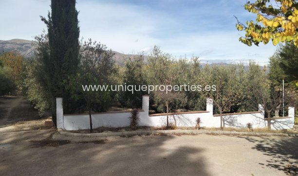 Reventa - Cortijo -
Huescar