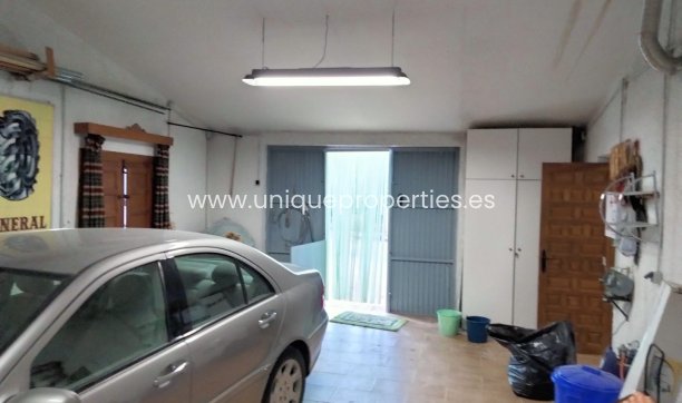 Reventa - Cortijo -
Huescar