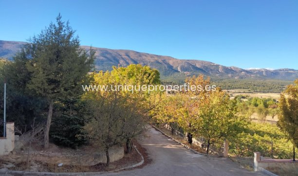 Reventa - Cortijo -
Huescar