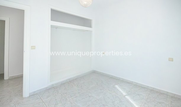 Reventa - House -
San Miguel de Salinas