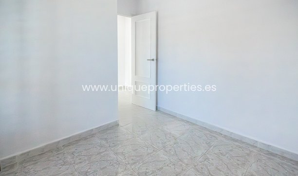 Reventa - House -
San Miguel de Salinas