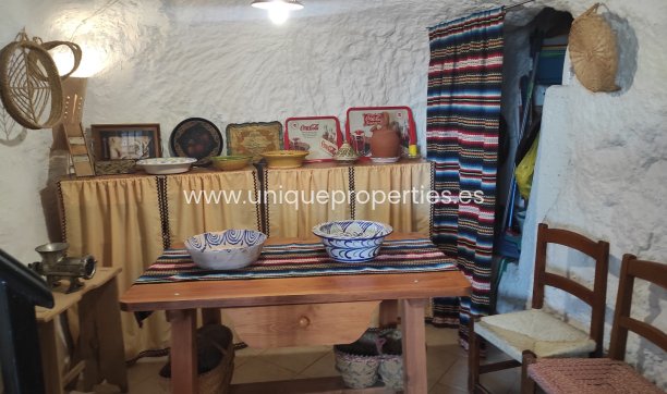 Herverkoop - Cave House -
Huescar