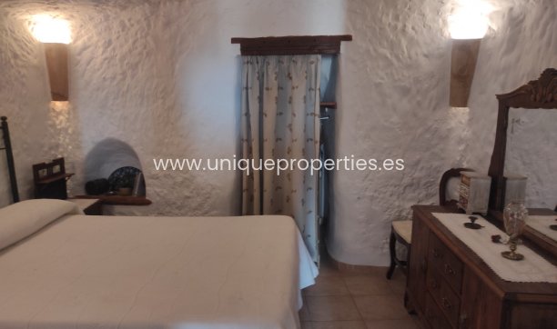 Herverkoop - Cave House -
Huescar