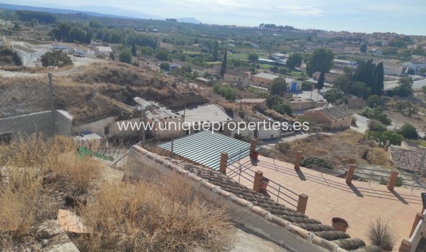 Herverkoop - Cave House -
Huescar