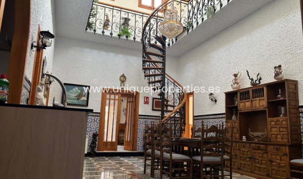 Reventa - Villa -
Cullar de Baza