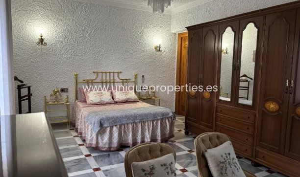 Reventa - Villa -
Cullar de Baza