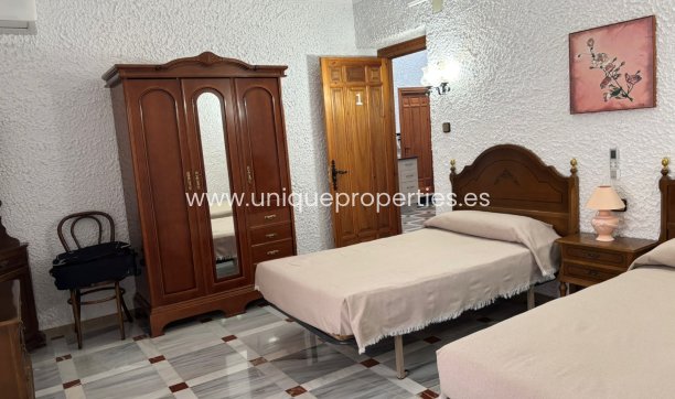 Reventa - Villa -
Cullar de Baza