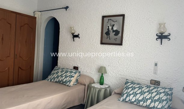 Reventa - Villa -
Cullar de Baza