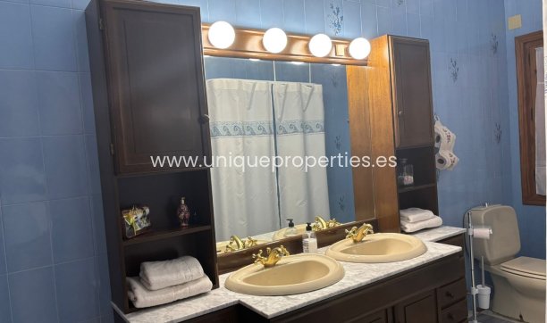 Reventa - Villa -
Cullar de Baza