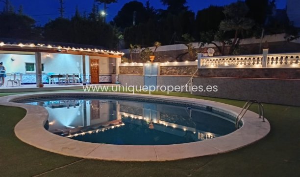 Reventa - Villa -
Cullar de Baza