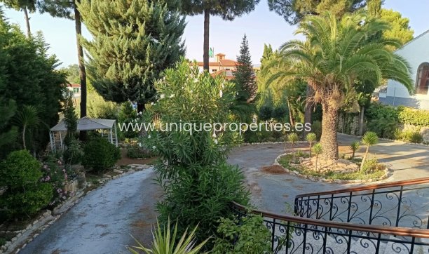 Reventa - Villa -
Cullar de Baza