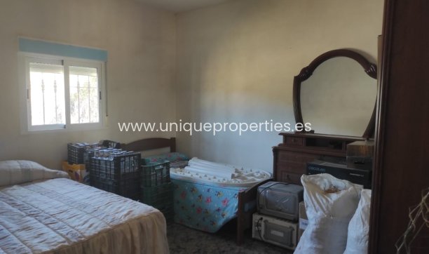 Reventa - Cortijo -
Tijola