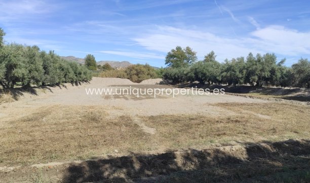 Reventa - Cortijo -
Tijola