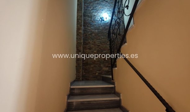 Herverkoop - Village House -
Macael