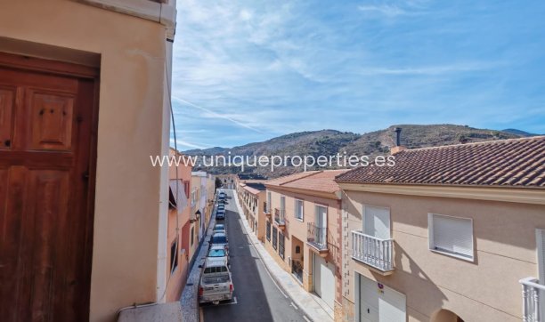 Herverkoop - Village House -
Macael