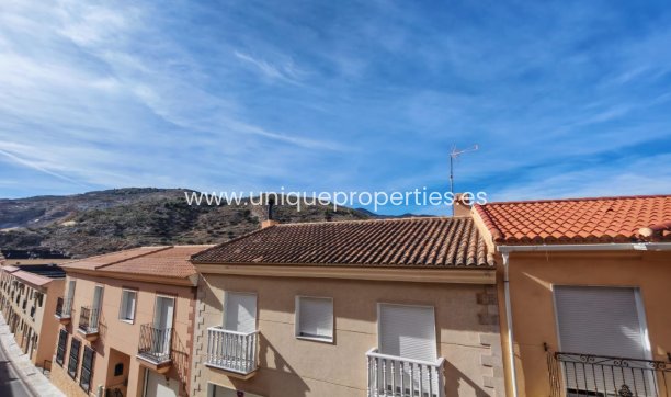 Herverkoop - Village House -
Macael