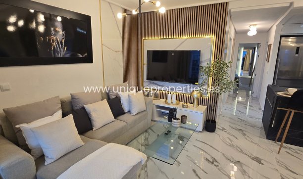 Resale - Apartment -
Sucina