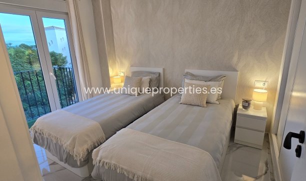 Resale - Apartment -
Sucina