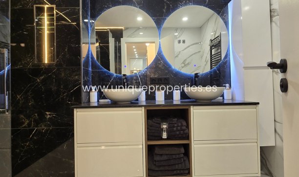 Resale - Apartment -
Sucina