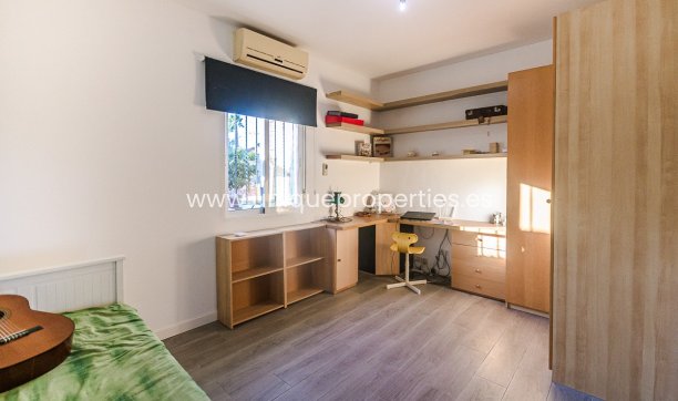 Resale - Villa -
Orihuela - Benferri