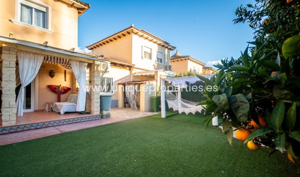 Resale - Villa -
Orihuela - Benferri