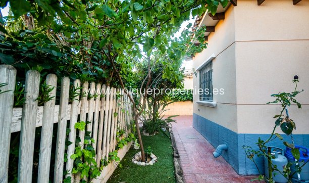 Resale - Villa -
Orihuela - Benferri