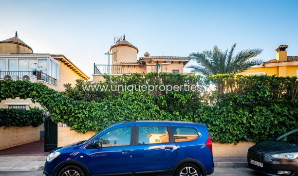 Resale - Villa -
Orihuela - Benferri