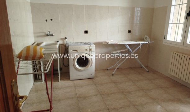 Reventa - Village House -
Lucar