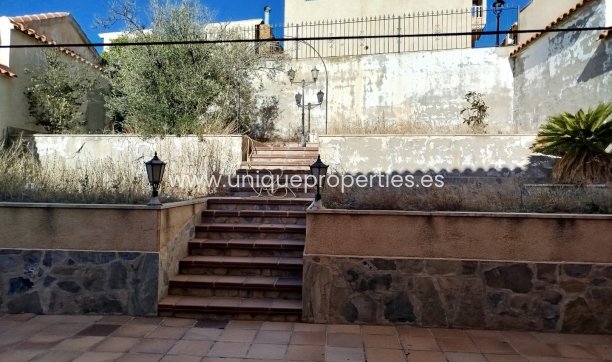 Reventa - Village House -
Lucar