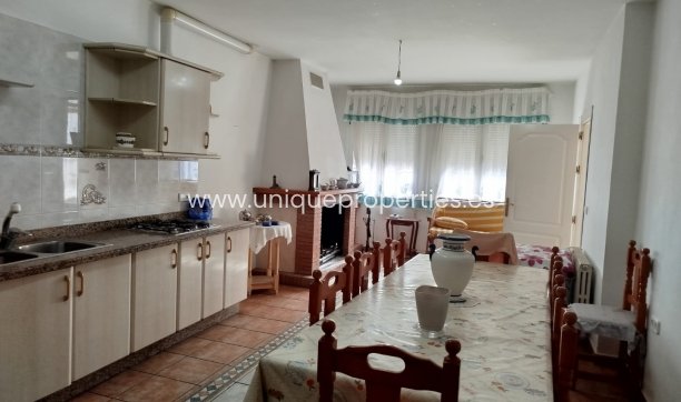 Reventa - Village House -
Lucar