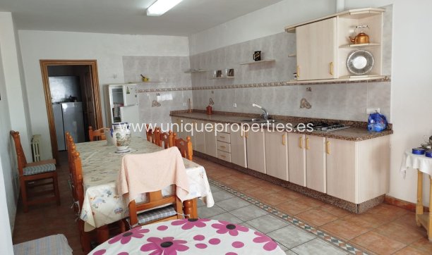 Reventa - Village House -
Lucar