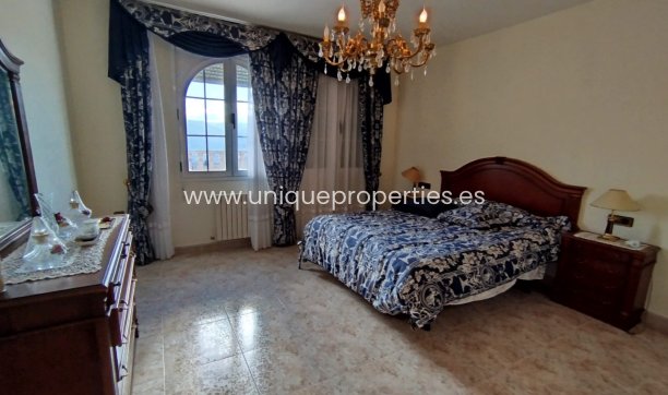 Reventa - Village House -
Lucar