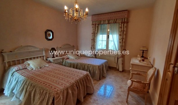 Reventa - Village House -
Lucar