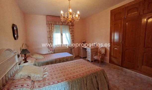 Reventa - Village House -
Lucar