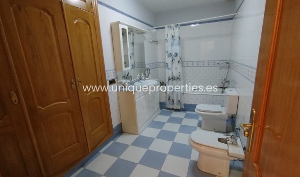 Reventa - Village House -
Lucar