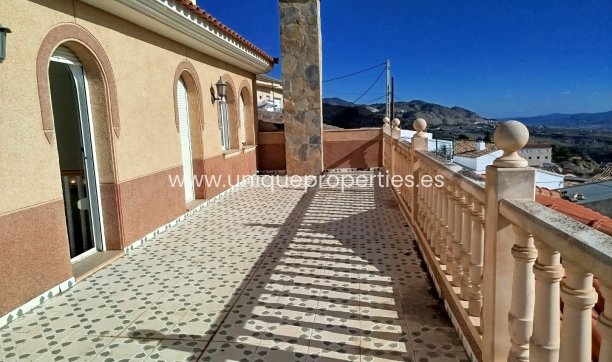 Reventa - Village House -
Lucar