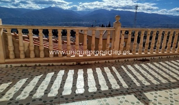 Reventa - Village House -
Lucar