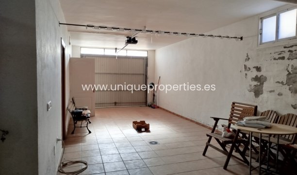 Reventa - Village House -
Lucar