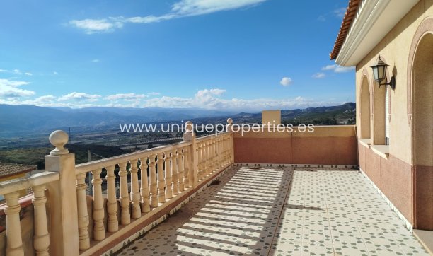 Reventa - Village House -
Lucar