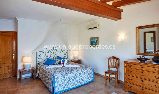 Resale - Villa -
Port d'Andratx - Andratx