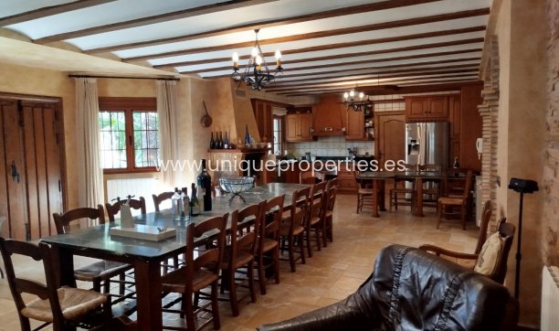 Herverkoop - Villa -
Macael