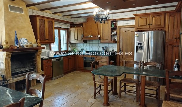 Herverkoop - Villa -
Macael