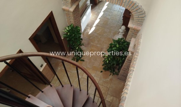 Herverkoop - Villa -
Macael