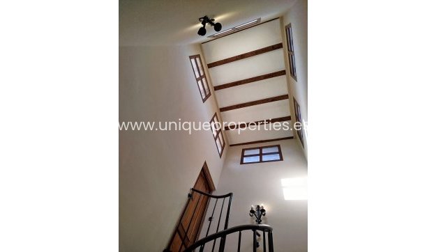 Herverkoop - Villa -
Macael